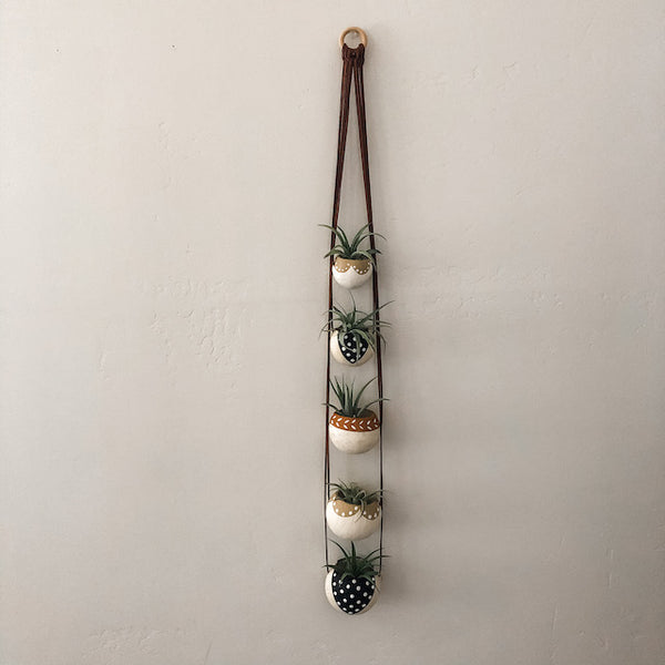 Black & Tan Bell Cup Hanger- Set of 5