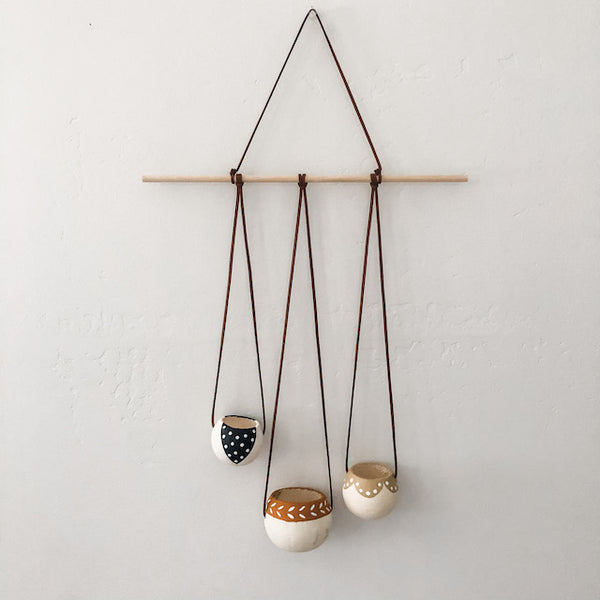 Black & Tan Bell Cup Hanger- Set of 3