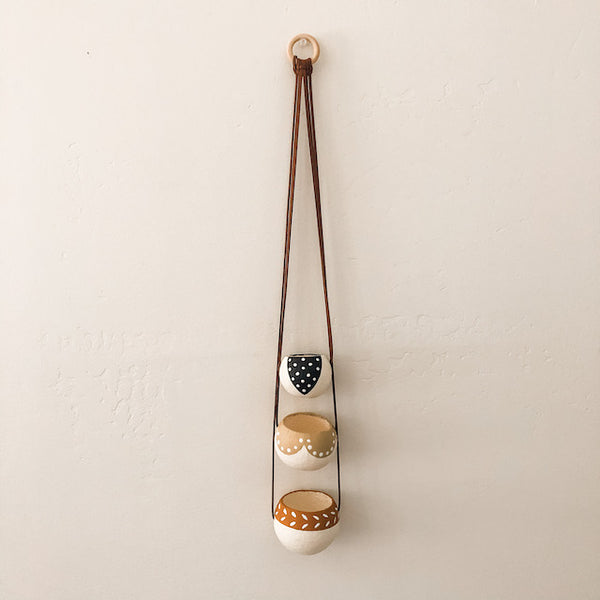 Black & Tan Bell Cup Hanger- Set of 3