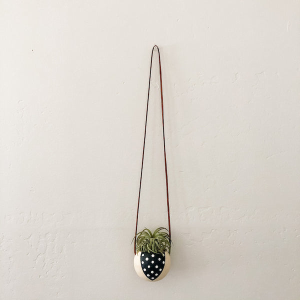 Single Black & Tan Hanging Bell Cups