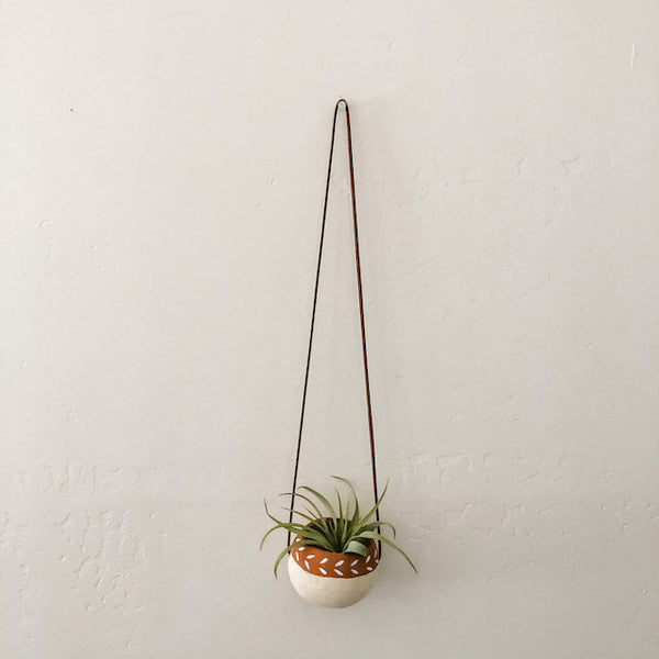 Single Black & Tan Hanging Bell Cups